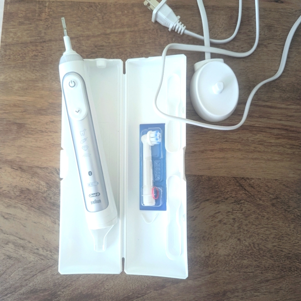 Oral-B Smart Limited Electric Toothbrush, White